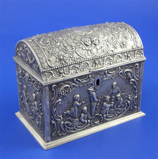 A late 19th/early 20th century German Hanau 800 standard silver domed top casket, 15 oz.